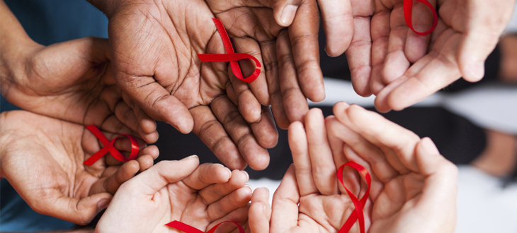 Pētījums: trešdaļa HIV pacientu Latvijā sajutuši diskriminējošu attieksmi